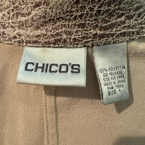 Chico's Size 1. Button down shirt/light jacket with collar. - Picture 2 of 10